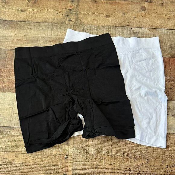 Made with Love bridal black and white sculpt short xxl